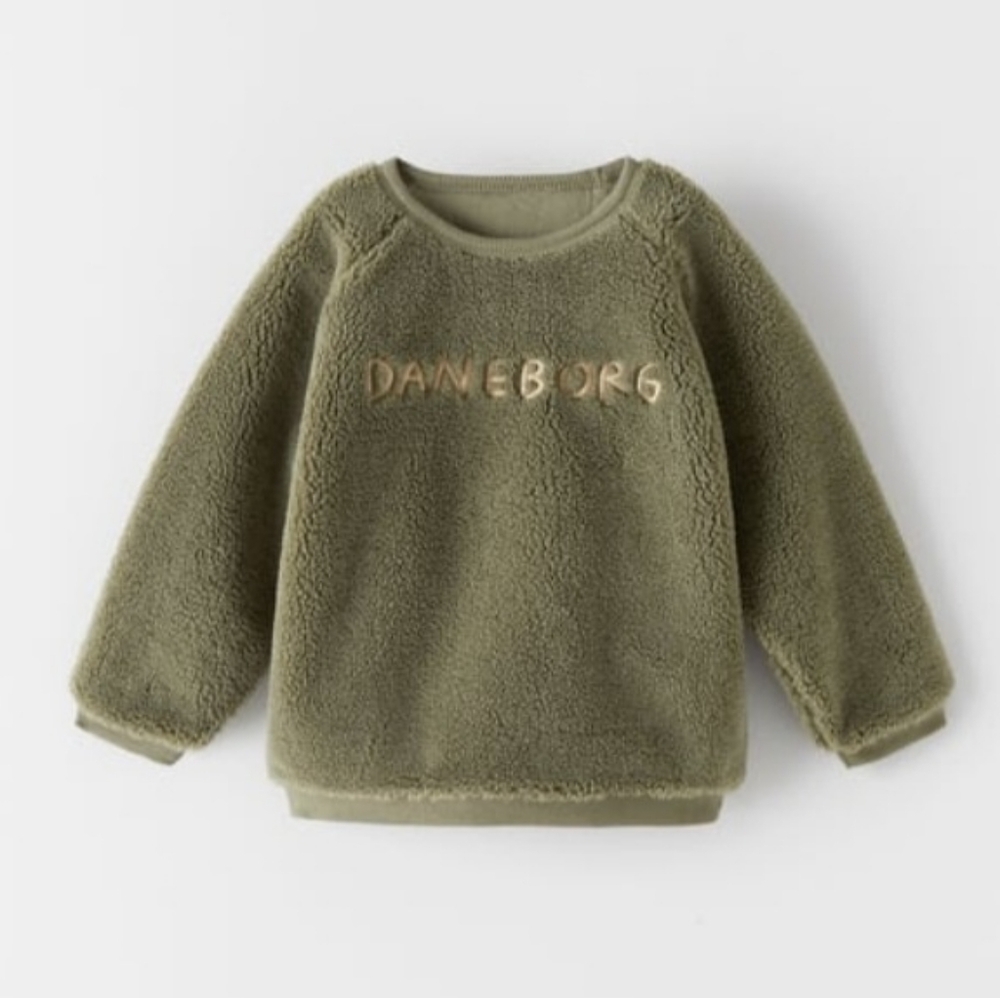 Like New Zara girls faux shearling green sweatshirt size 3-4 Years